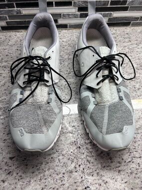 Mens On Cloud Running Lightweight Grey Sneakers size 13